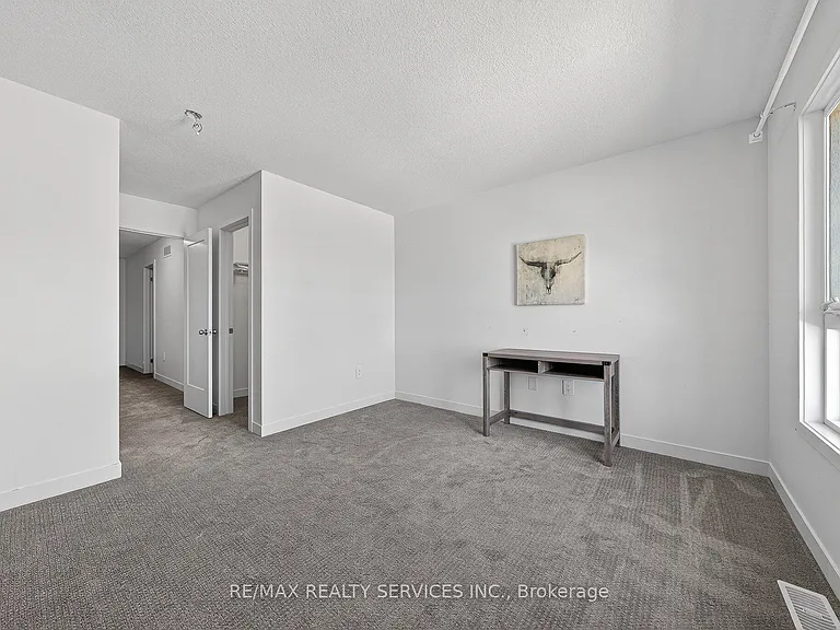 95 Queensbrook Cres — Photo 33
