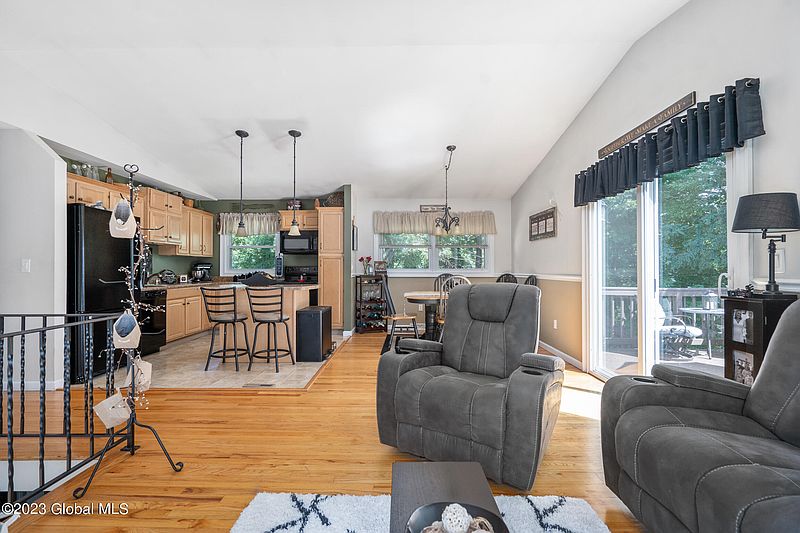 4th image of 228 Newport Court