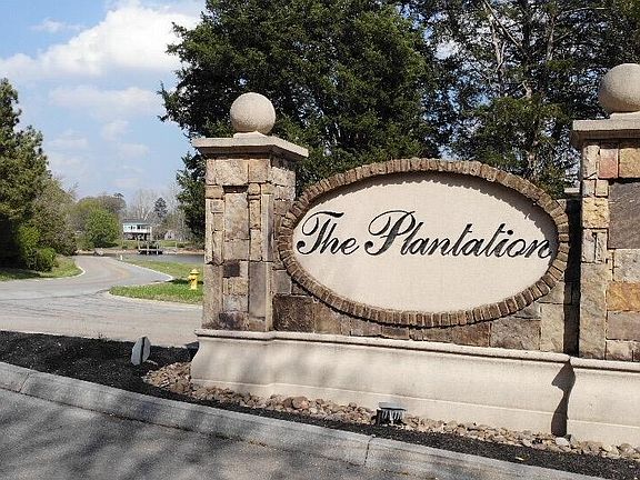 2nd image of 201 Plantation Way