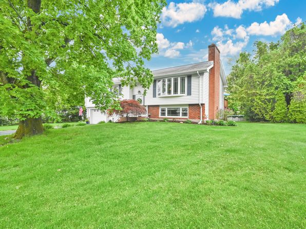 79 Harvest Ln, East Hartford, CT 06118
