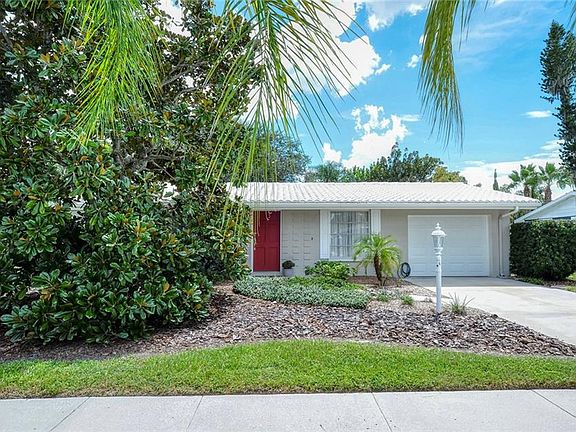 3rd image of 2454 Breakwater Cir