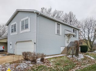 2162 College Dr, Glendale Heights, IL 60139
