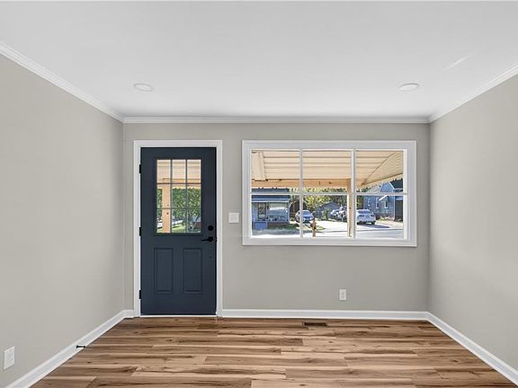 3rd image of 1307 Fairview St
