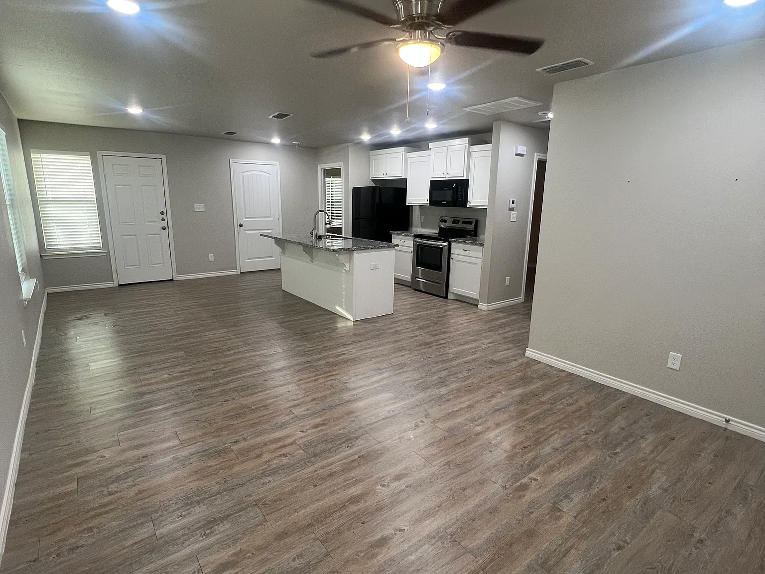 2632 Hickory Ave — Photo 3