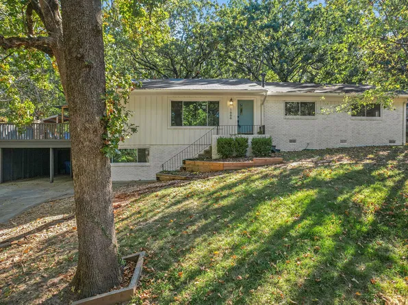 1666 N Viewpoint Dr, Fayetteville, AR 72701