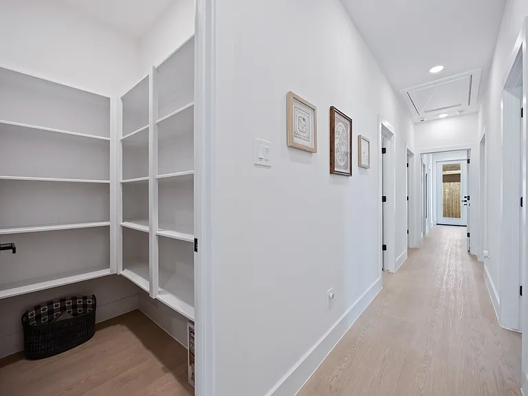 4110 Dreyfus St #B — Photo 7