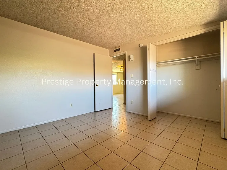 2302-2312 N Ralph Ave — Photo 10