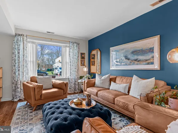 35 Hanover Ct, Langhorne, PA 19047