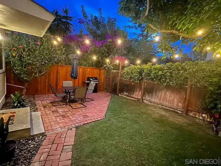 1453 Thomas Ave — Photo 17