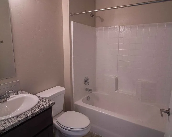310-330 W Greenhurst Rd #350 — Photo 5