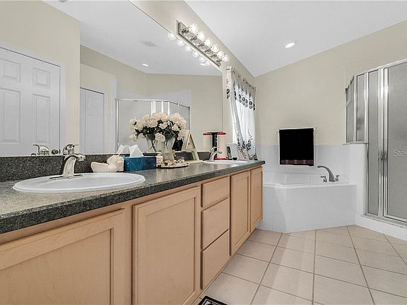 5th image of 4873 Calasans Ave