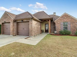 210 Blackwater River Dr, Lafayette, LA 70508