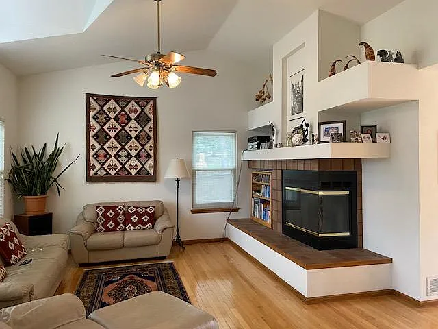 581 W Arrowhead St — Photo 8