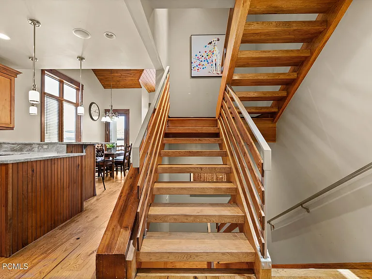 320 Woodside Ave — Photo 20