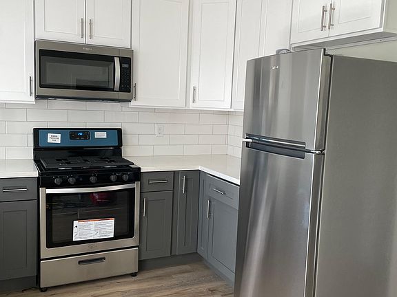 2nd image of 2834 Willow Pl #A