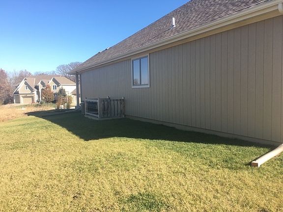 2nd image of 1921 Edgewood Dr