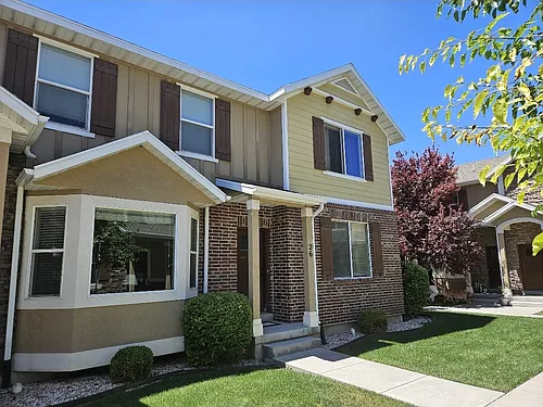 255 W 2700 N Photo 1