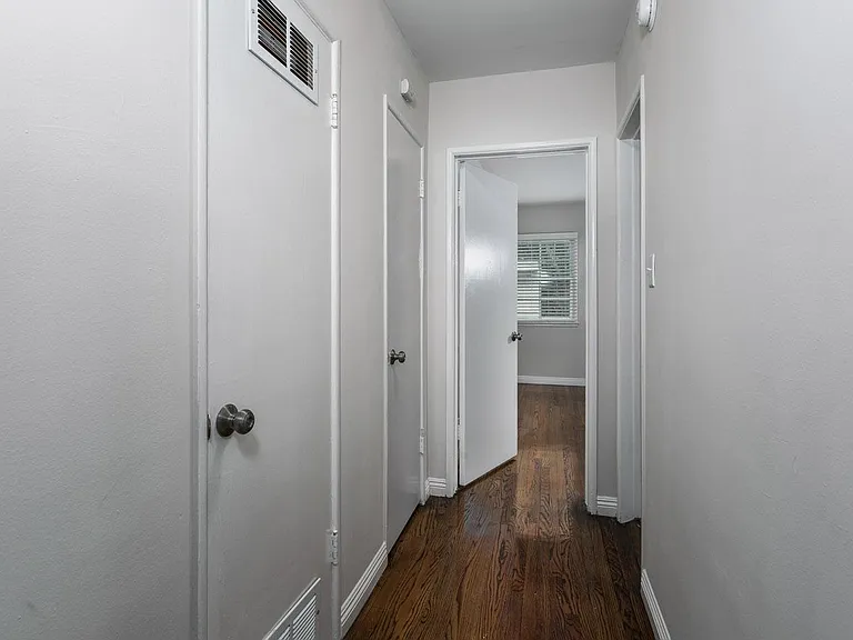 12309 Oxnard St #2 — Photo 10