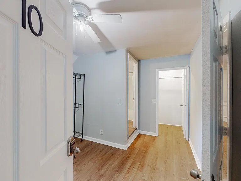 Wilburn Dr SW — Photo 2