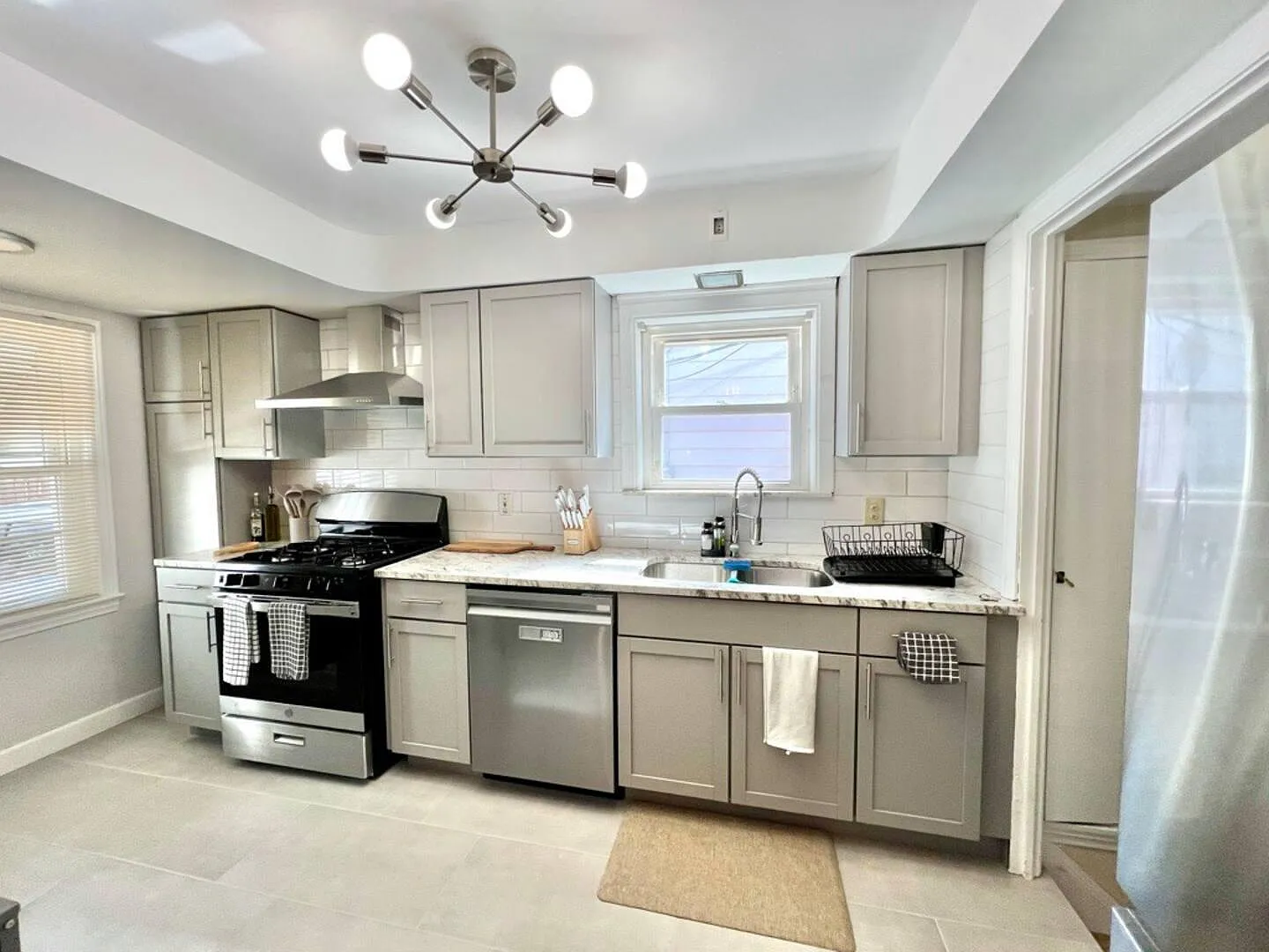 3 bed, 1543 sqft, $2,800 — Photo 3