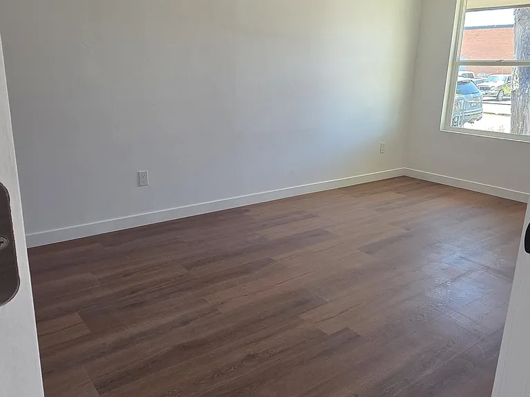 469 W 2nd St #1 — Photo 5