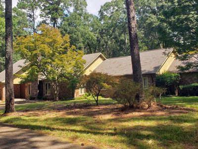 1075 Hawthorne Dr, McComb, MS, 39648