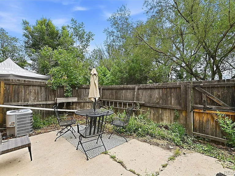 1910 Centaur Cir — Photo 17