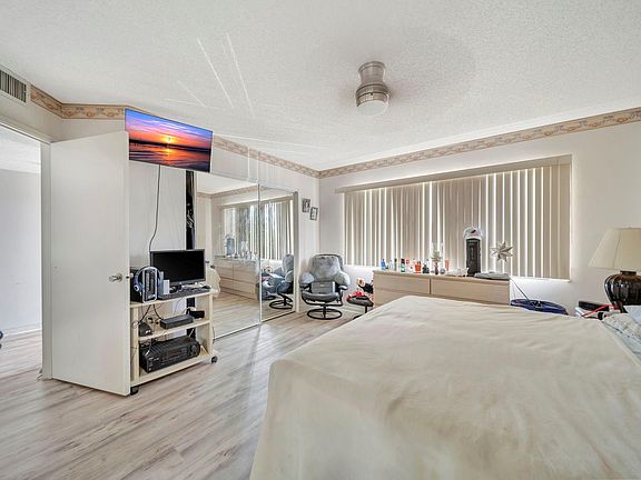 4th image of 1400 SW 137th Avenue #311F