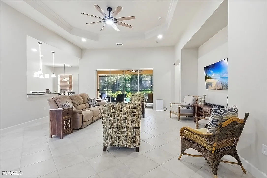 2 bed, 2.0 bath, 2153 sqft, $4,500 — Photo 3