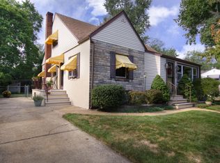 818 Center St, Red Bank, NJ 07701