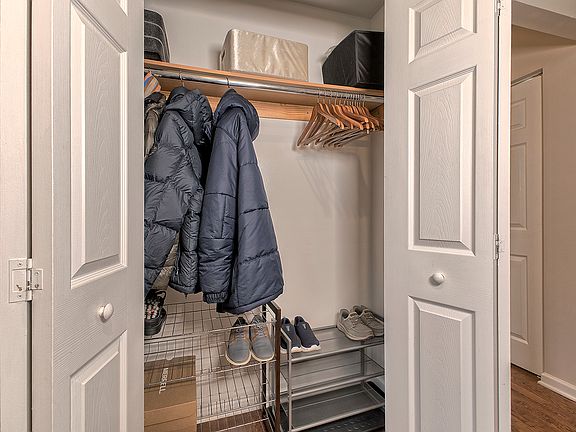 3rd image of 304 Chanticleer Cir #1