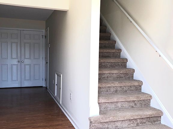 2nd image of 810 Melanie Ln