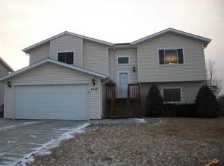 4517 Three Rivers Dr, Rapid City, SD 57701