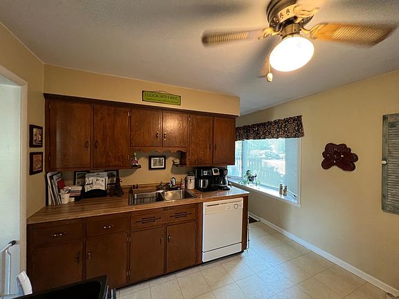 4th image of 202 Renrose Ave