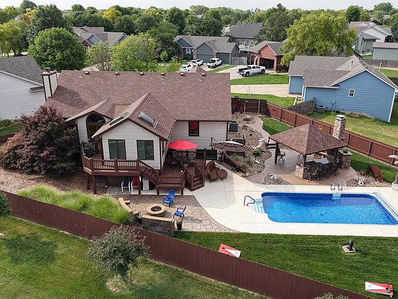 2nd image of 331 S Limuel Ct