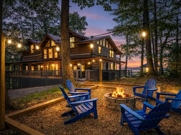 1949 Orchard Dr, Gatlinburg, TN 37876