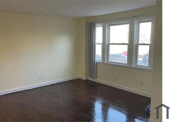1422 N Forest Park Ave — Photo 2