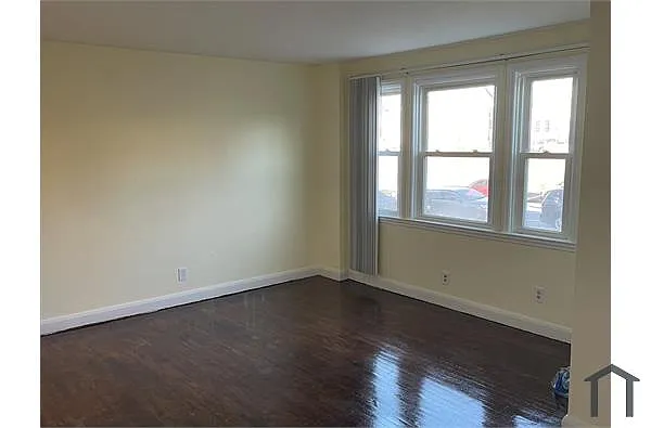 Building Photo - 1422 N Forest Park Ave