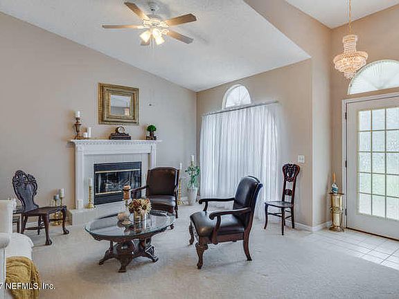 5th image of 2101 Hovington Cir W