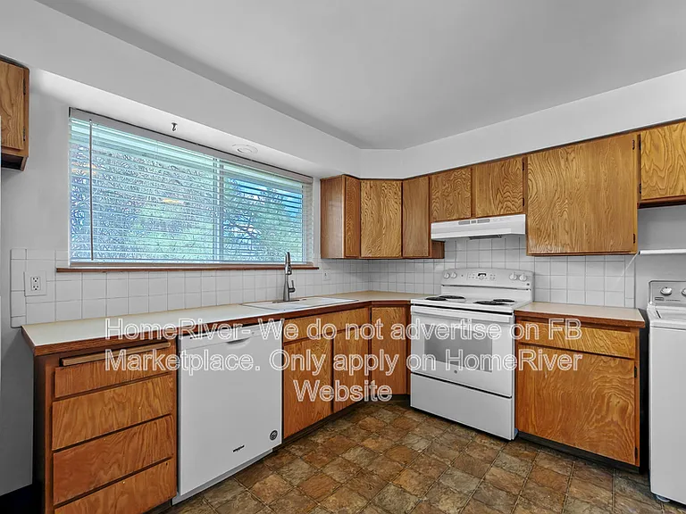 8808 N Calispel St — Photo 2