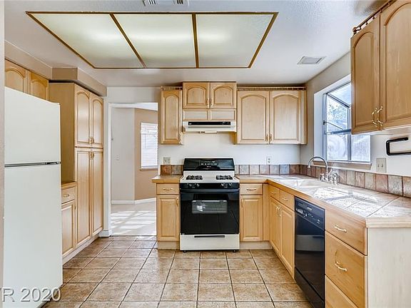 4th image of 1413 Wheatland Way