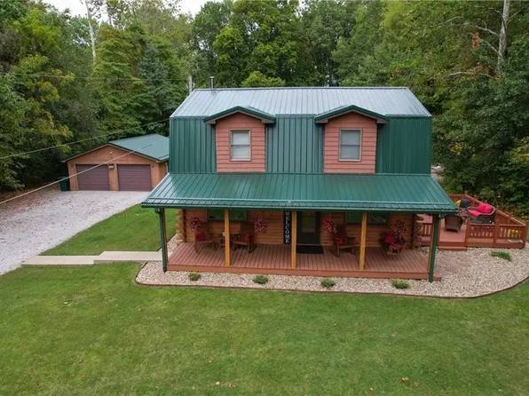 3029 Vine St, Danville, IL 61834