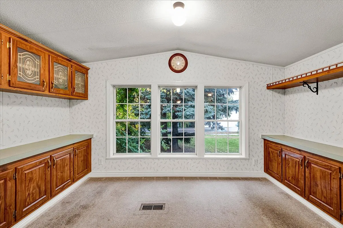 2 bed, 1064 sqft, $1,900 — Photo 3