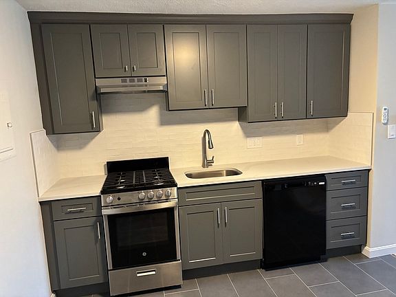 4th image of 16 Walnut St #B1