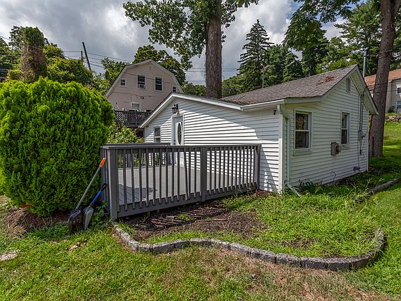 5th image of 3230 Lexington Ave