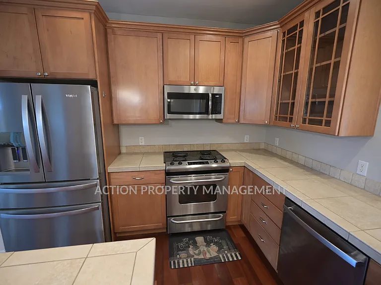 103 E Cobblestone Ln — Photo 16