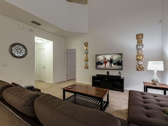 4th image of 330 Cabello Dr
