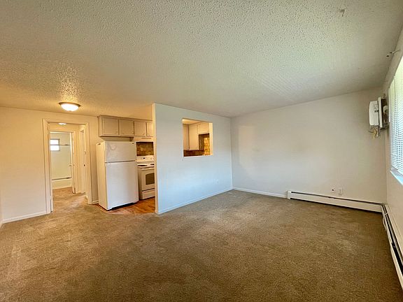 5th image of 1419 Coffman St #325