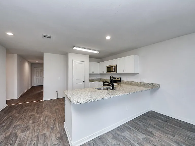 164 Goldenrod — Photo 18