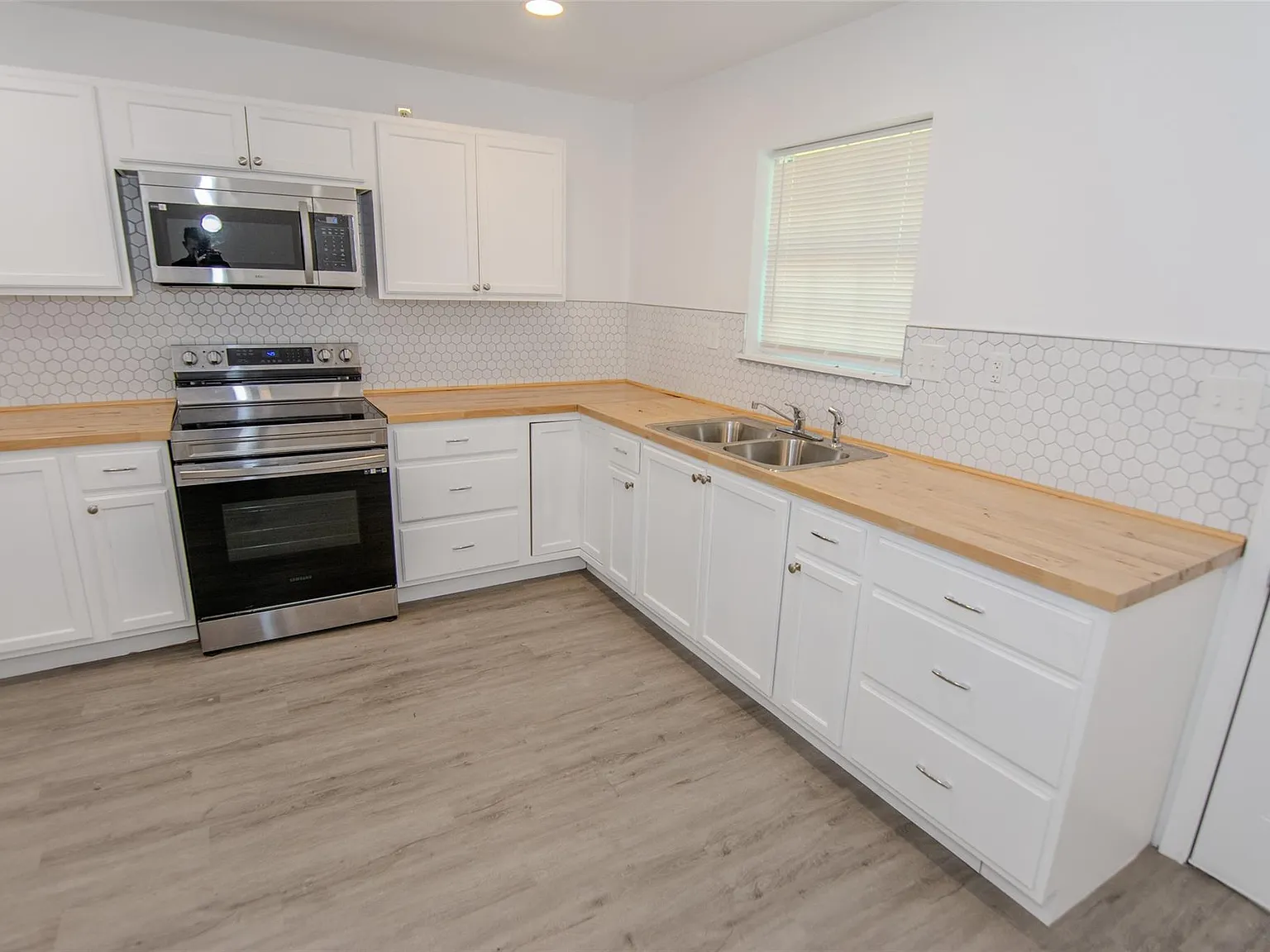 4 bed, 2.0 bath, 1290 sqft, $1,750 — Photo 4